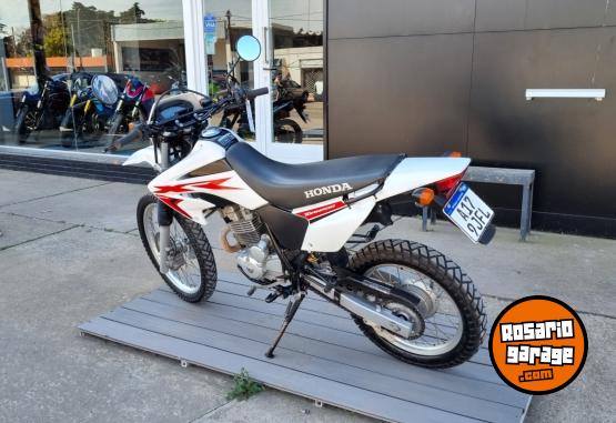 Motos - Honda TORNADO 250 2023 Nafta 9517Km - En Venta
