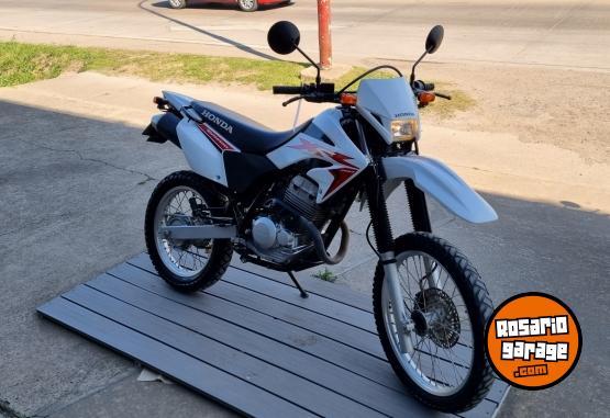 Motos - Honda TORNADO 250 2023 Nafta 9517Km - En Venta