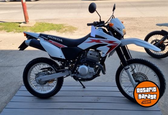 Motos - Honda TORNADO 250 2023 Nafta 9517Km - En Venta
