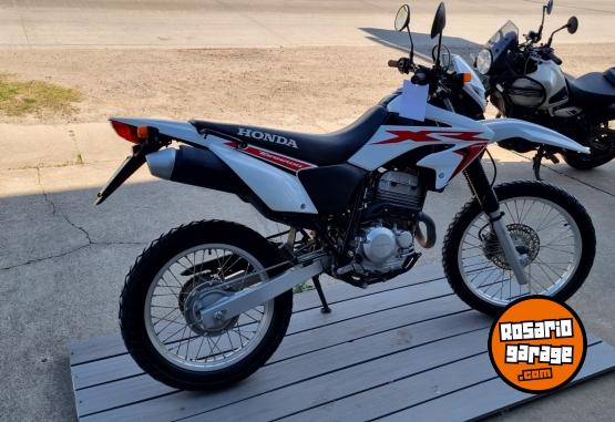 Motos - Honda TORNADO 250 2023 Nafta 9517Km - En Venta