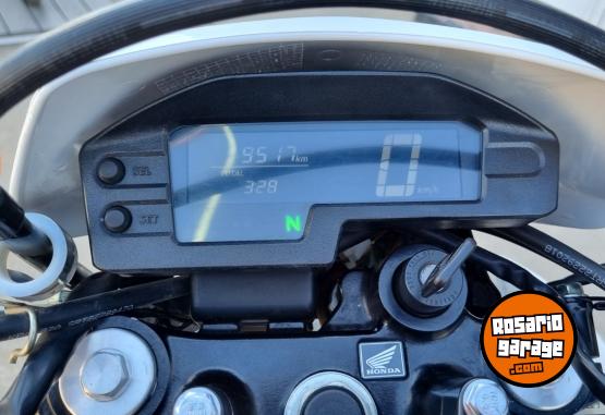 Motos - Honda TORNADO 250 2023 Nafta 9517Km - En Venta
