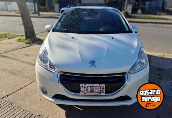 Autos - Peugeot 208 2013 Nafta 110000Km - En Venta