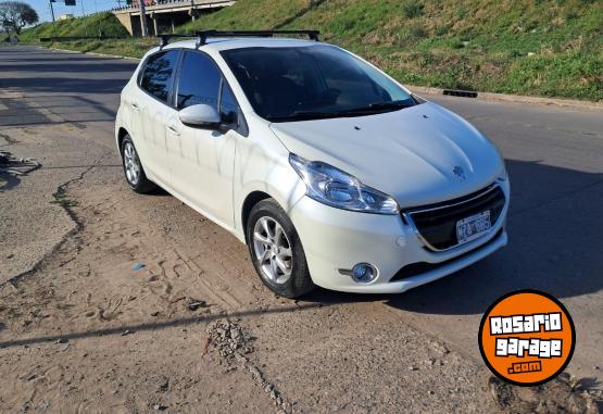 Autos - Peugeot 208 2013 Nafta 110000Km - En Venta