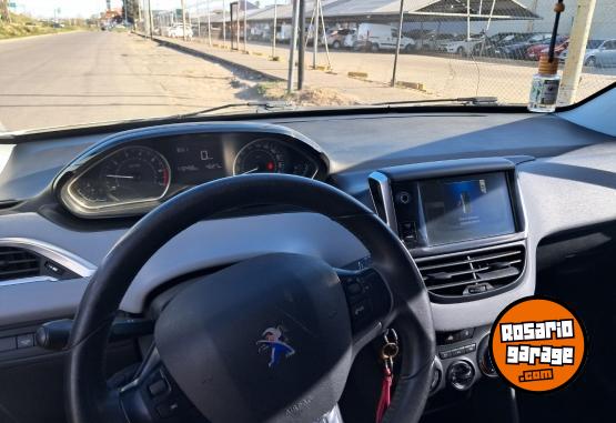 Autos - Peugeot 208 2013 Nafta 110000Km - En Venta