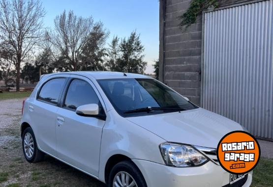 Autos - Toyota Etios 2015 Nafta 155000Km - En Venta