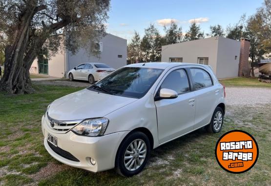 Autos - Toyota Etios 2015 Nafta 155000Km - En Venta
