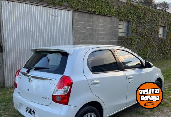 Autos - Toyota Etios 2015 Nafta 155000Km - En Venta