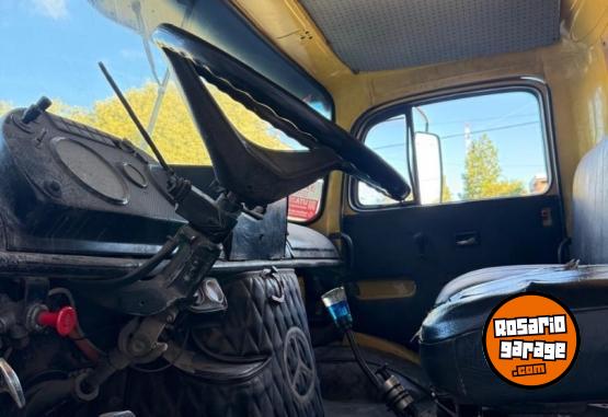 Camiones y Grúas - Camión Mercedes-Benz 1114/48 – Remate Judicial - En Venta