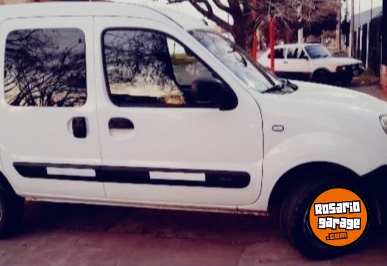 Utilitarios - Renault Kangoo 2017 Nafta 130000Km - En Venta