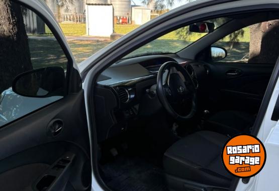 Autos - Toyota Etios 1.5 4p Xls 6Mt 2017 Nafta 48000Km - En Venta