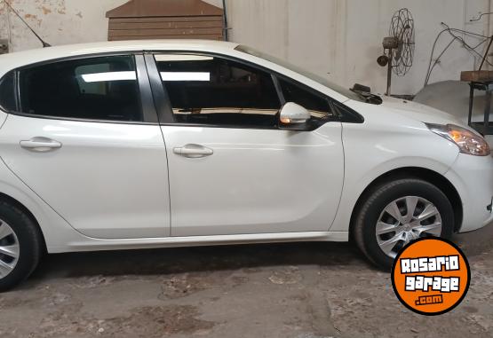 Autos - Peugeot 208 ACTIVE 2014 Nafta 83000Km - En Venta