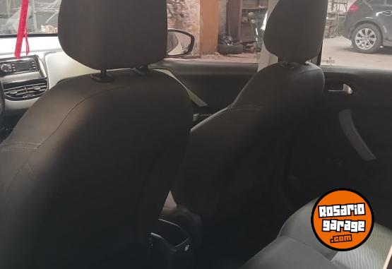Autos - Peugeot 208 ACTIVE 2014 Nafta 83000Km - En Venta