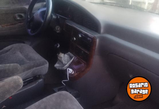 Autos - Kia Canival familiar 2000 Diesel 233000Km - En Venta