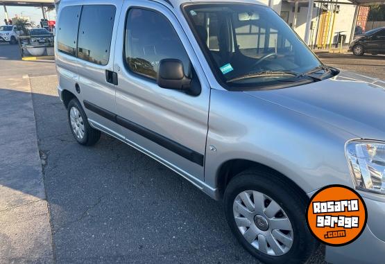 Utilitarios - Citroen BERLINGO XTR HDI 2023 Diesel 52000Km - En Venta
