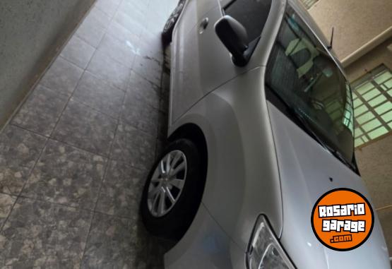 Autos - Renault logan 2023 2023 GNC 36000Km - En Venta