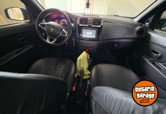 Autos - Renault logan 2023 2023 GNC 36000Km - En Venta