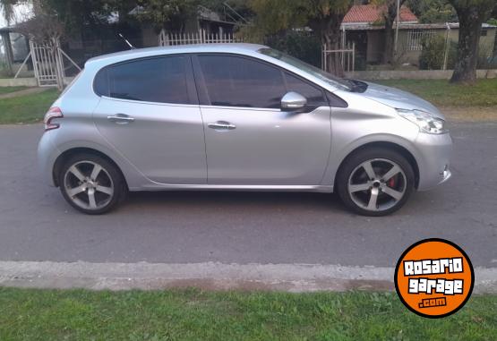 Autos - Peugeot 208 allure 2013 Nafta 126000Km - En Venta