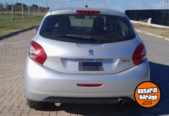 Autos - Peugeot 208 allure 2013 Nafta 126000Km - En Venta