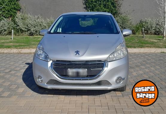 Autos - Peugeot 208 allure 2013 Nafta 126000Km - En Venta