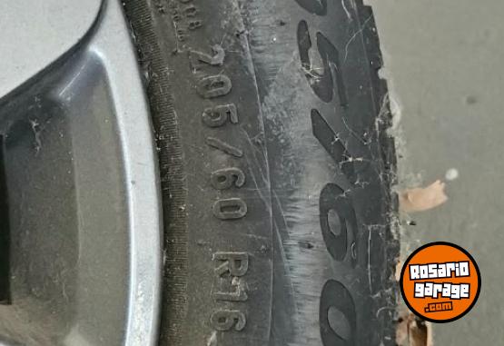 Accesorios para Autos - Llanta original de aleación con neumático - En Venta