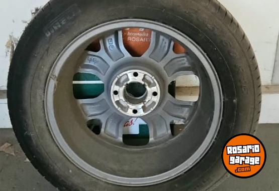 Accesorios para Autos - Llanta original de aleación con neumático - En Venta