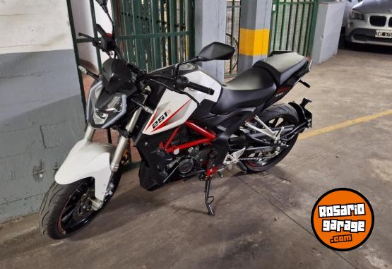 Motos - Benelli 251s 2023 Nafta 6100Km - En Venta