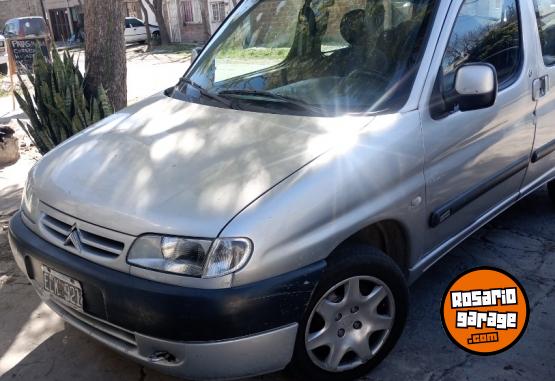 Utilitarios - Citroen Berlingo 2005 Nafta 180000Km - En Venta