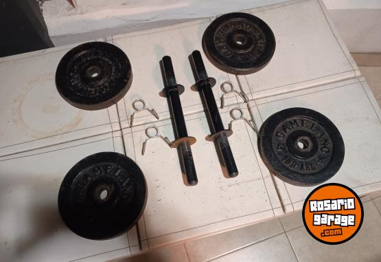 Deportes - Excelente Par de Mancuernas con Topes Cromados y 20 Kg de Discos de Fundición - En Venta