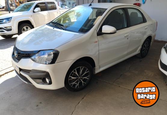 Autos - Toyota Etios,XLS 1.5 4 p 2018 Nafta 72000Km - En Venta
