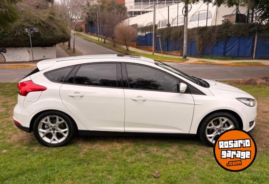 Autos - Ford Focus 2.0 se plus permuto 2017 Nafta 98000Km - En Venta