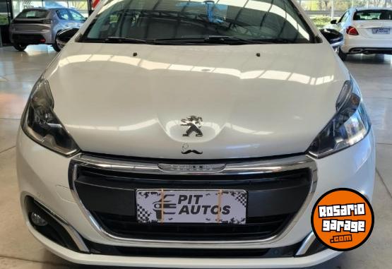Autos - Peugeot 208 felline 2017 Nafta 80778Km - En Venta