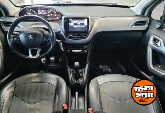 Autos - Peugeot 208 felline 2017 Nafta 80778Km - En Venta