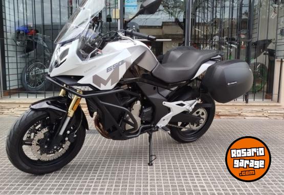 Motos - CF Mt 650 2023 Nafta 4951Km - En Venta