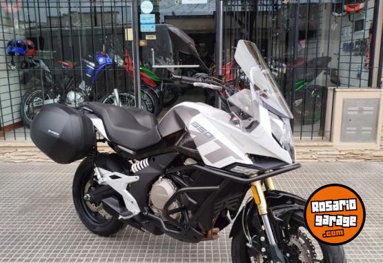 Motos - CF Mt 650 2023 Nafta 4951Km - En Venta