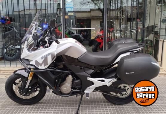 Motos - CF Mt 650 2023 Nafta 4951Km - En Venta