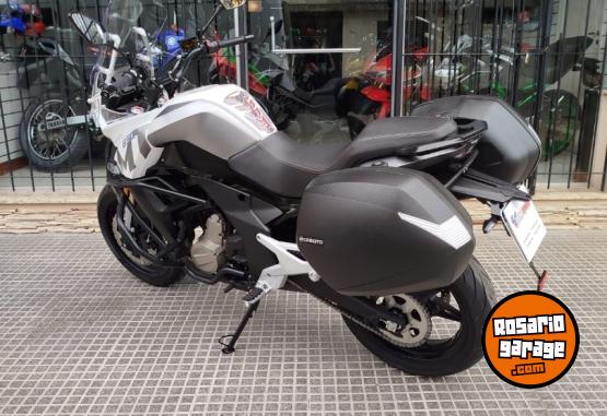 Motos - CF Mt 650 2023 Nafta 4951Km - En Venta