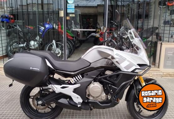 Motos - CF Mt 650 2023 Nafta 4951Km - En Venta