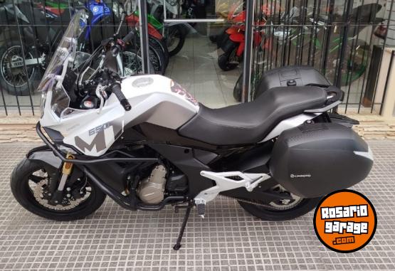 Motos - CF Mt 650 2023 Nafta 4951Km - En Venta