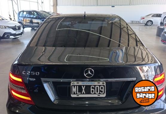 Autos - Mercedes Benz C250 blue efficiency 2013 Nafta 102000Km - En Venta