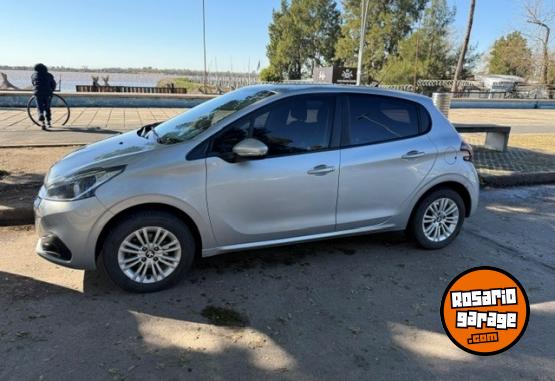 Autos - Peugeot 208 Allure 2019 Nafta 52000Km - En Venta
