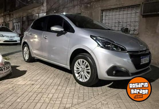 Autos - Peugeot 208 Allure 2019 Nafta 52000Km - En Venta