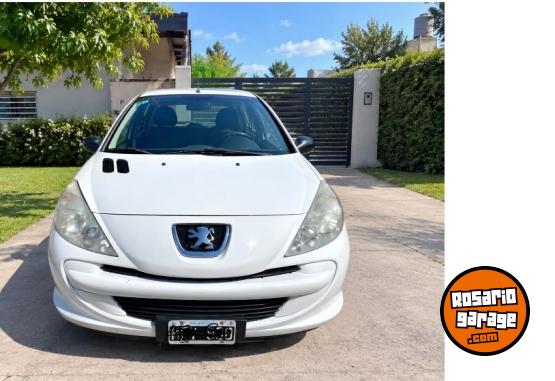 Autos - Peugeot 207 2013 Nafta 152000Km - En Venta