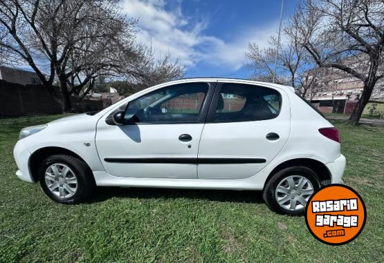Autos - Peugeot 207 2013 Nafta 152000Km - En Venta