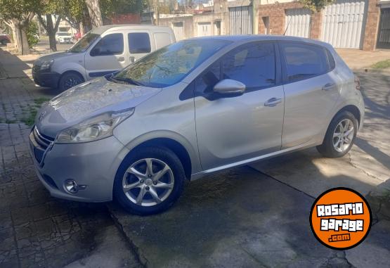 Autos - Peugeot 208 Allure 2014 Nafta 152000Km - En Venta