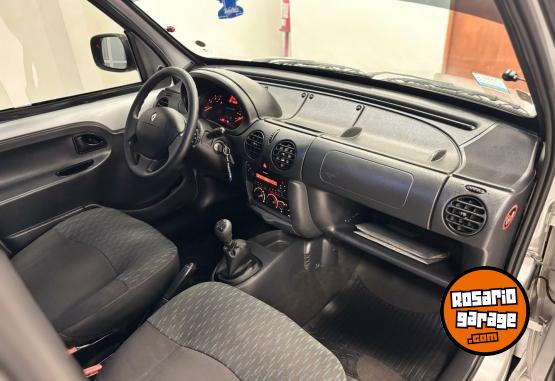 Utilitarios - Renault KANGOO - FURG�N ASIENTOS 2015 Nafta 143000Km - En Venta
