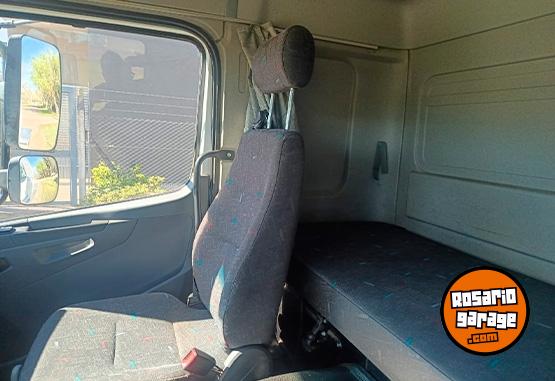 Camiones y Gr�as - Mercedes Benz Axor 1933 6x2 - A�o 2008 - En Venta