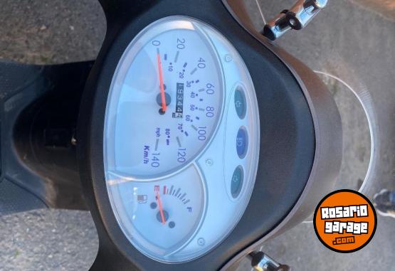 Motos - SYM Fiddle 2021 Nafta 20000Km - En Venta