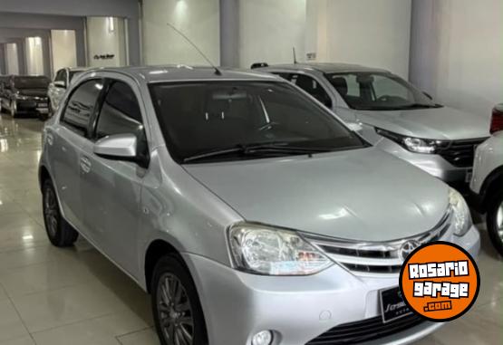 Autos - Toyota ETIOS 2014 Nafta 142000Km - En Venta