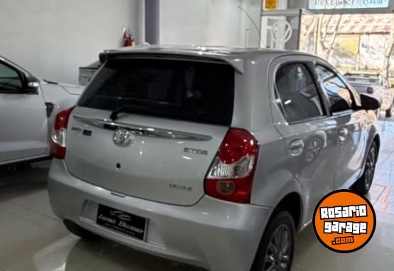 Autos - Toyota ETIOS 2014 Nafta 142000Km - En Venta