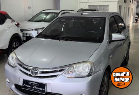 Autos - Toyota ETIOS 2014 Nafta 142000Km - En Venta